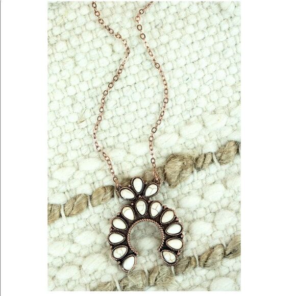 NWT SQUASH BLOSSOM NECKLACE - Picture 2 of 4